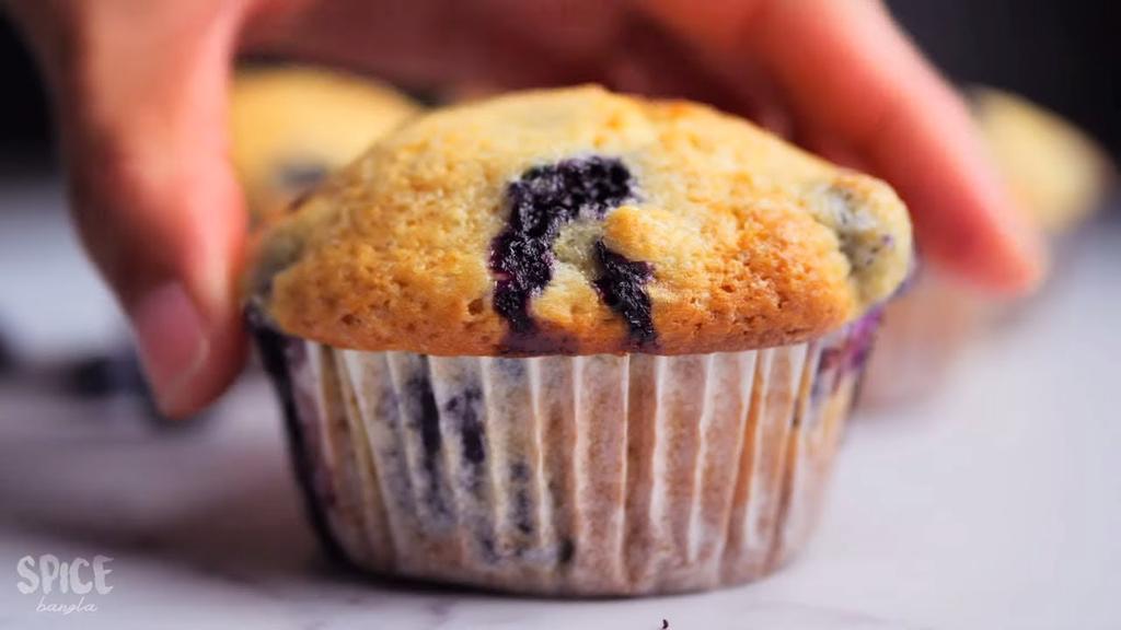 'Video thumbnail for Soft And Moist Blueberry Muffins'